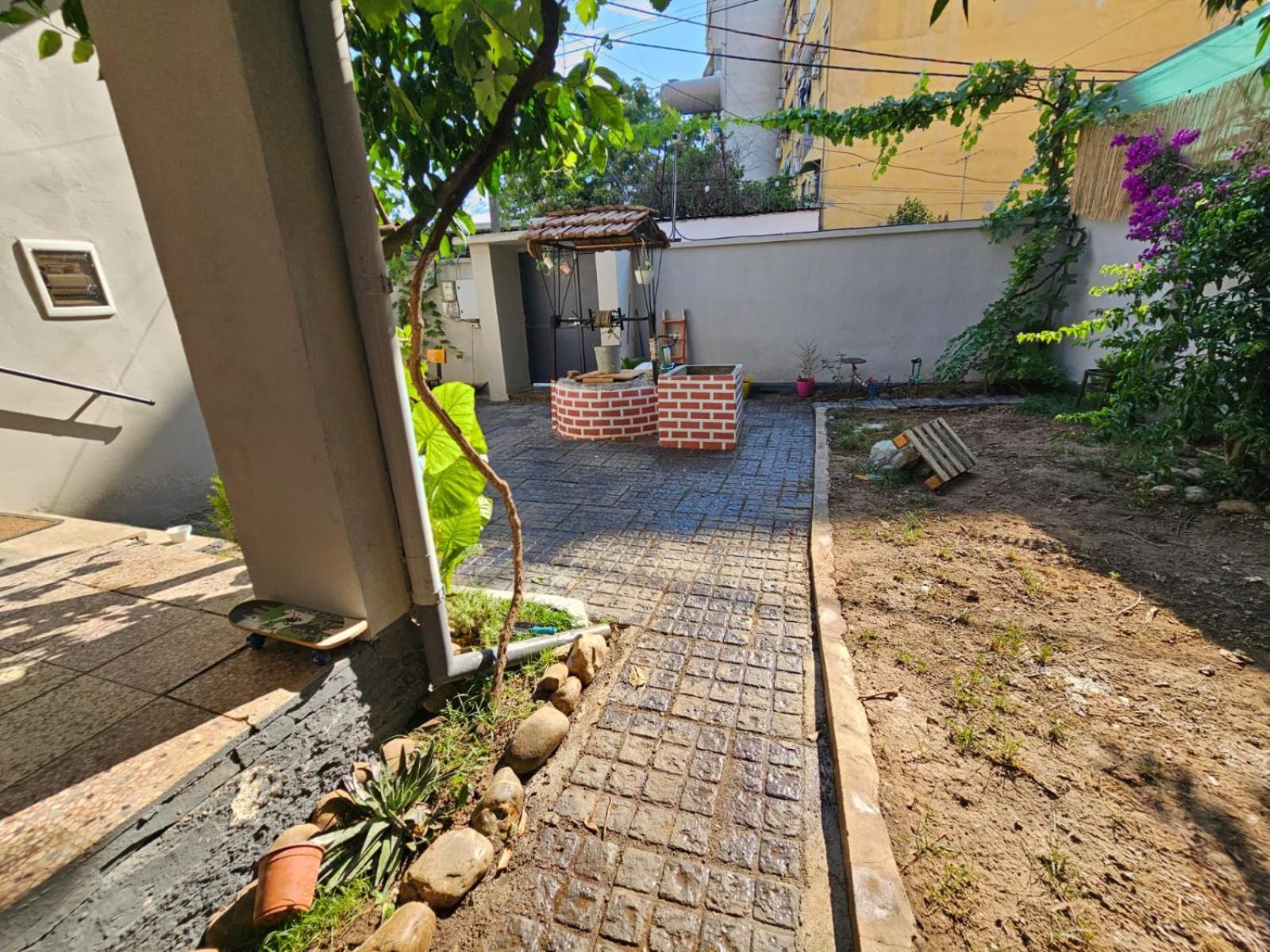 Lemon House Tirana