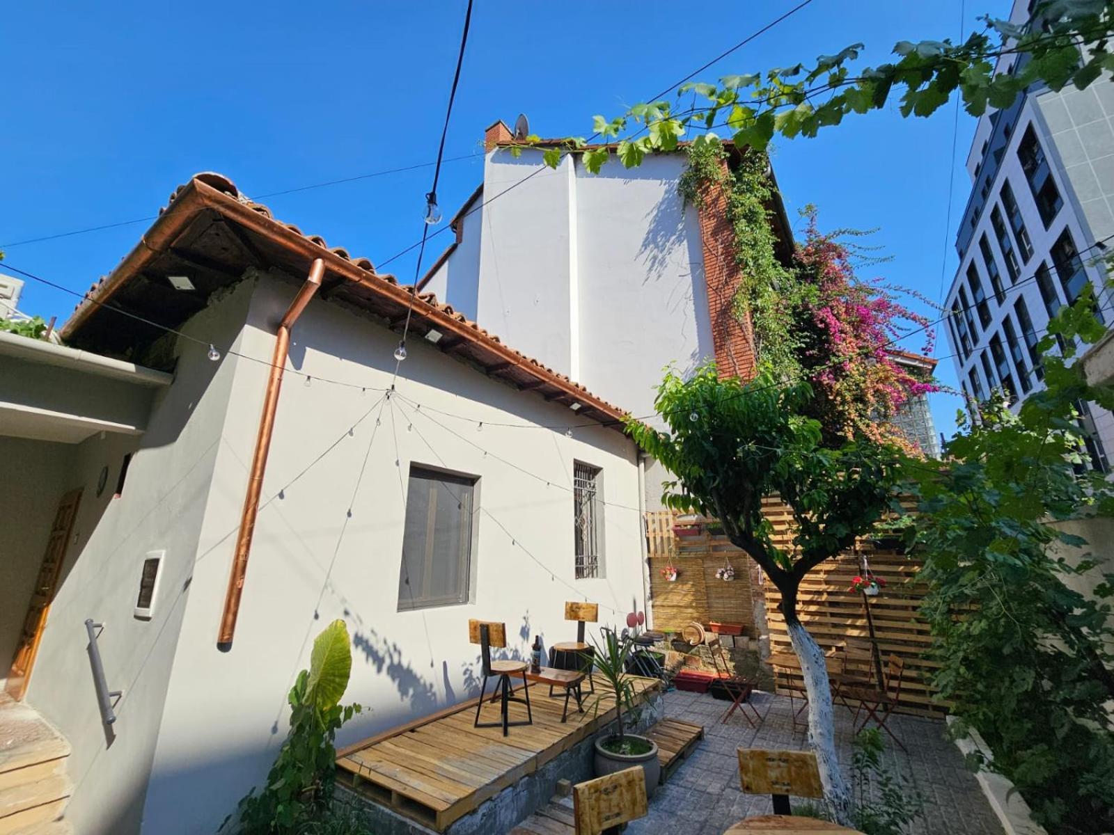 Lemon House Tirana