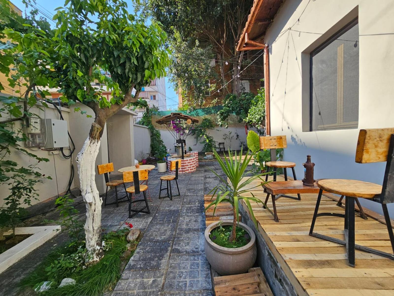 Lemon House Hostel Tirana