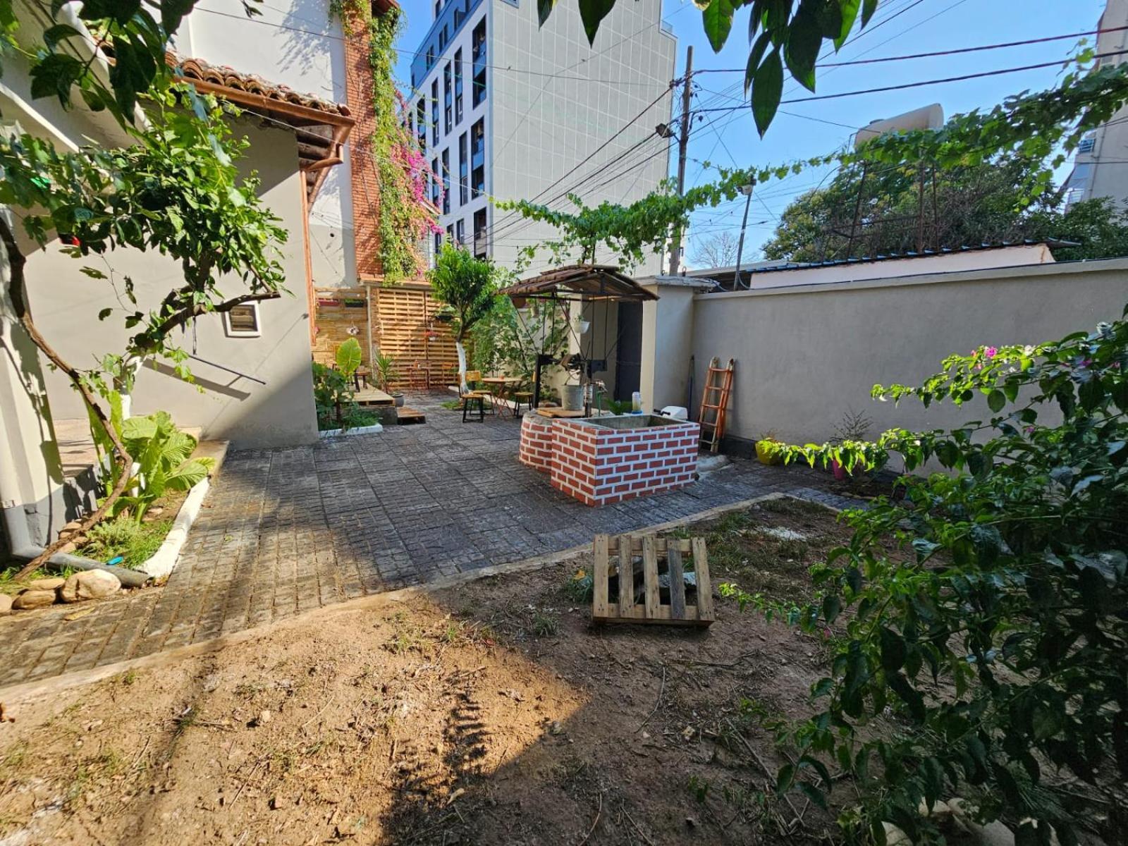 Lemon House Hostel *