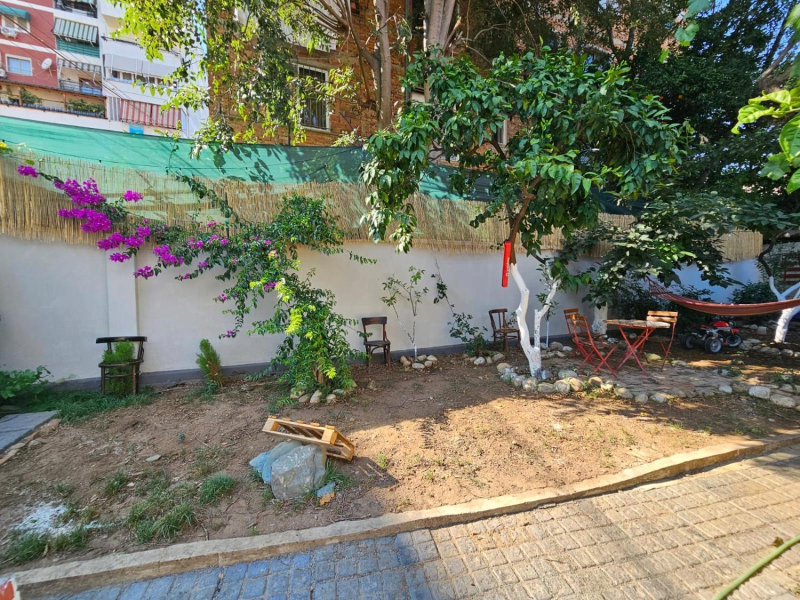 Lemon House Hostel Tirana