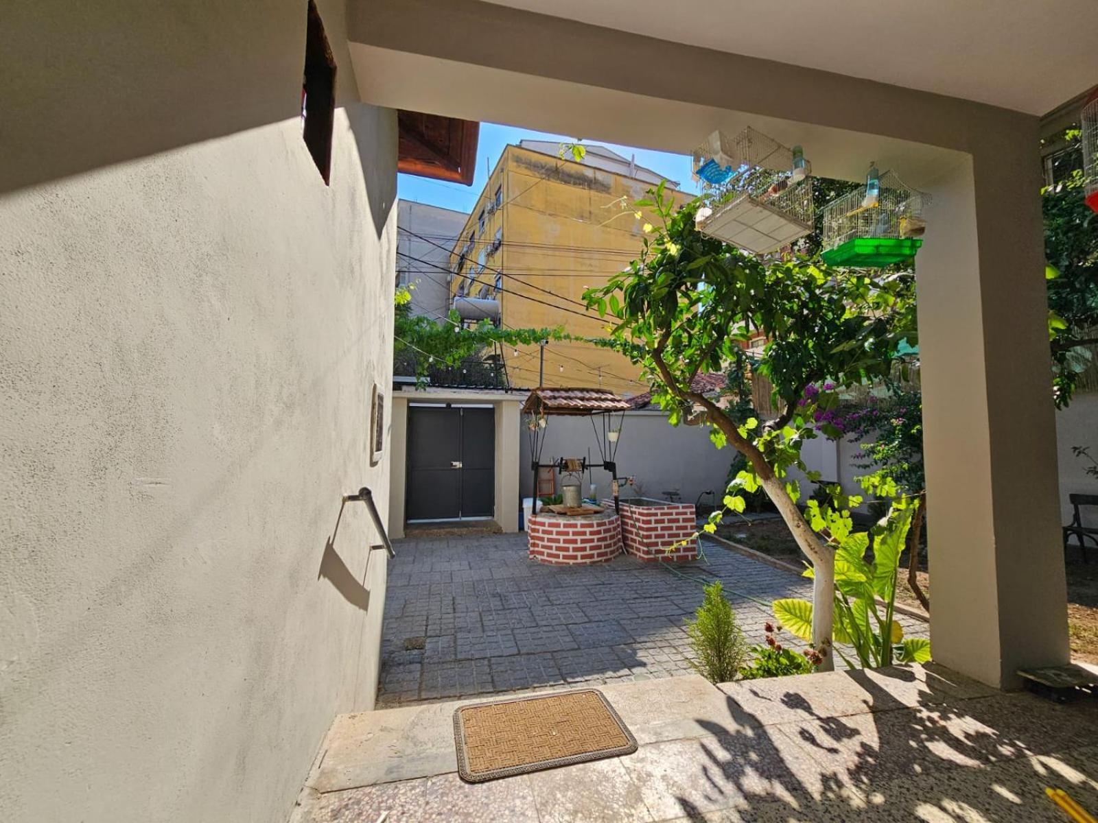 Lemon House Hostel Tirana